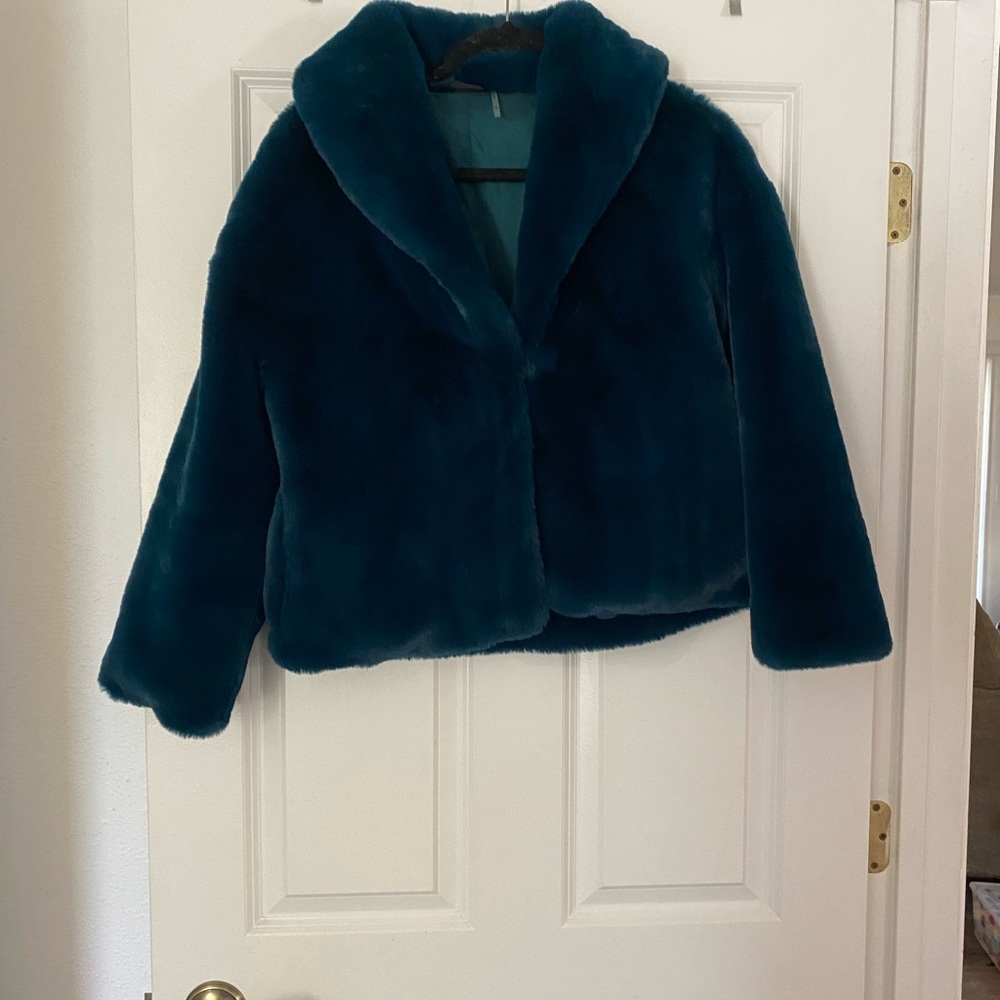 Green faux fur cropped jacket